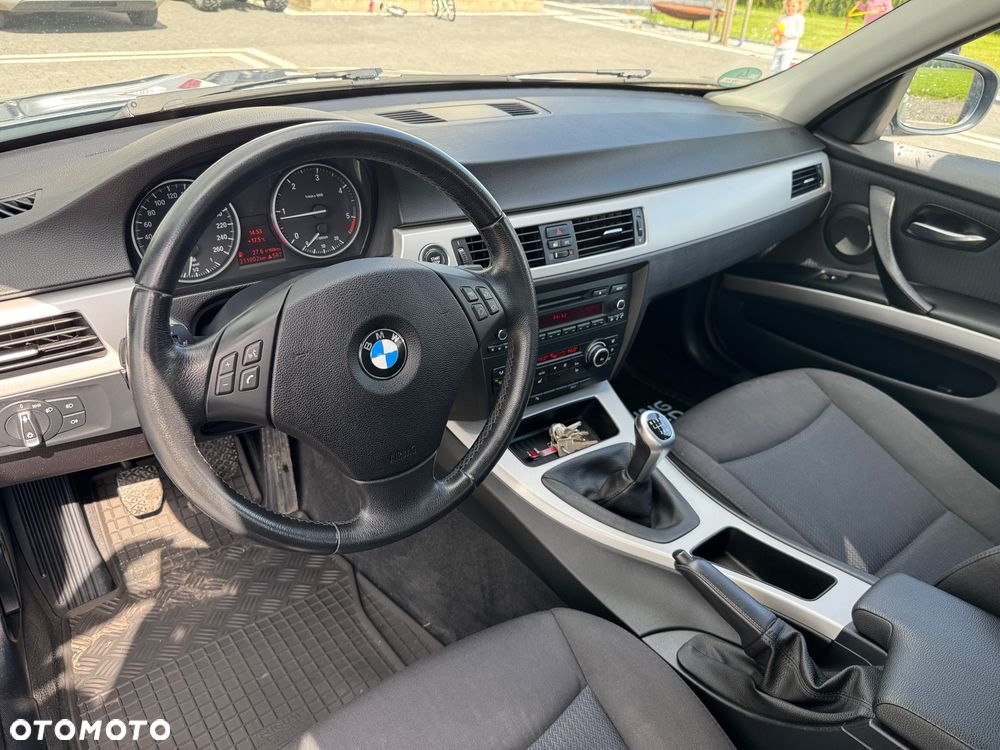 BMW Seria 3 318d DPF Edition Lifestyle - 17
