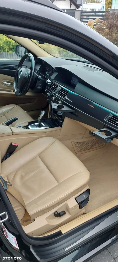 BMW Seria 5 520d - 29