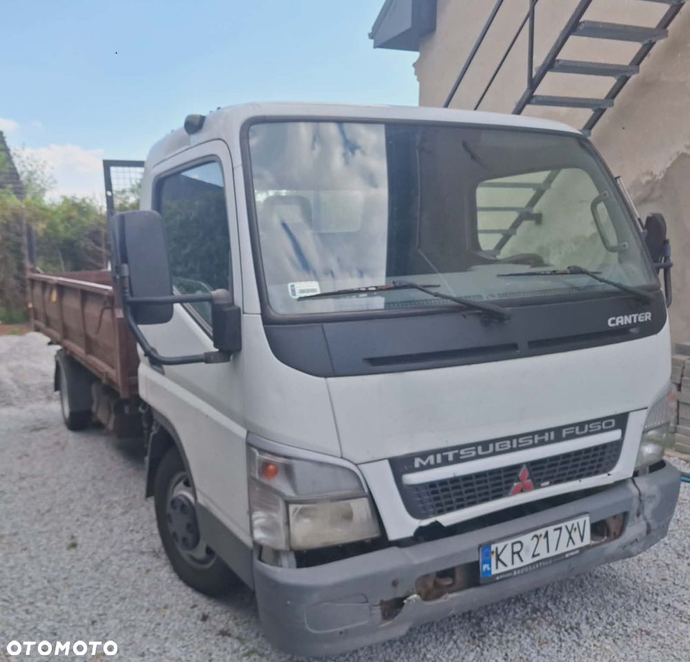 Mitsubishi Fuso Canter - 2