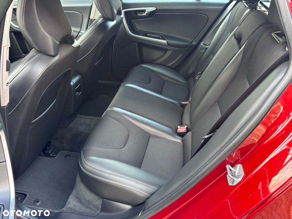 Volvo V60 D2 Drive-E Kinetic - 32