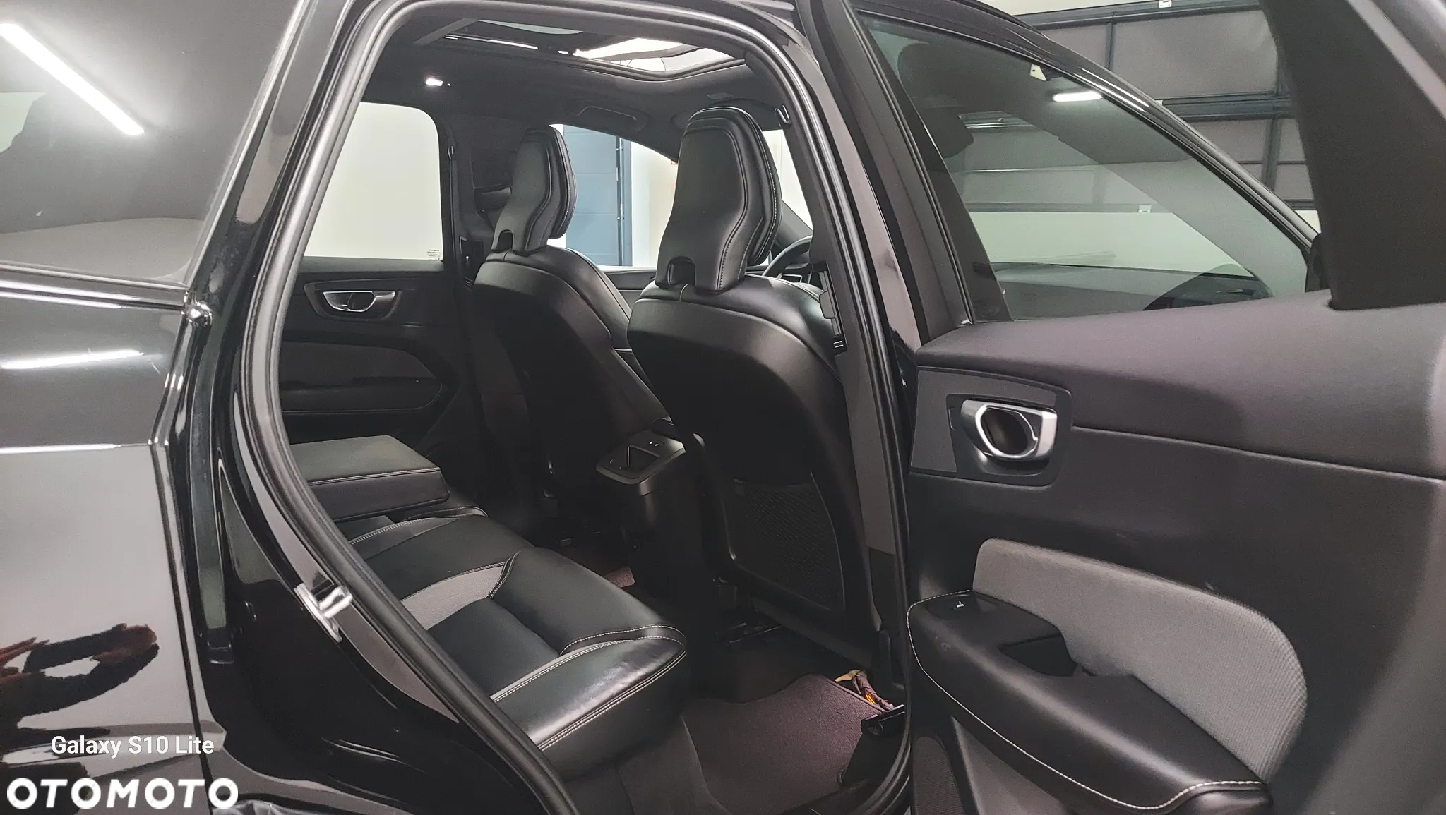 Volvo XC 60 B4 D AWD Plus Dark - 7