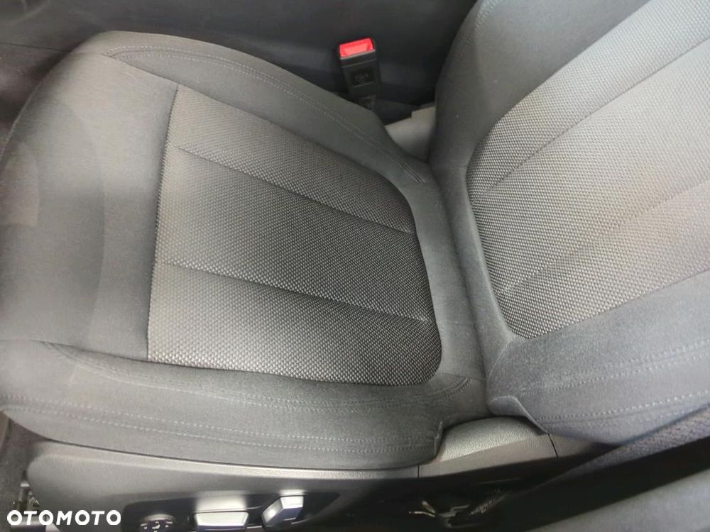 BMW Seria 3 318i - 14
