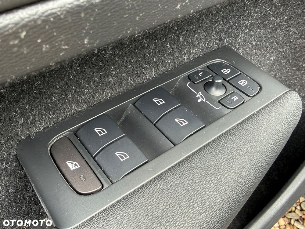 Volvo XC 40 - 25