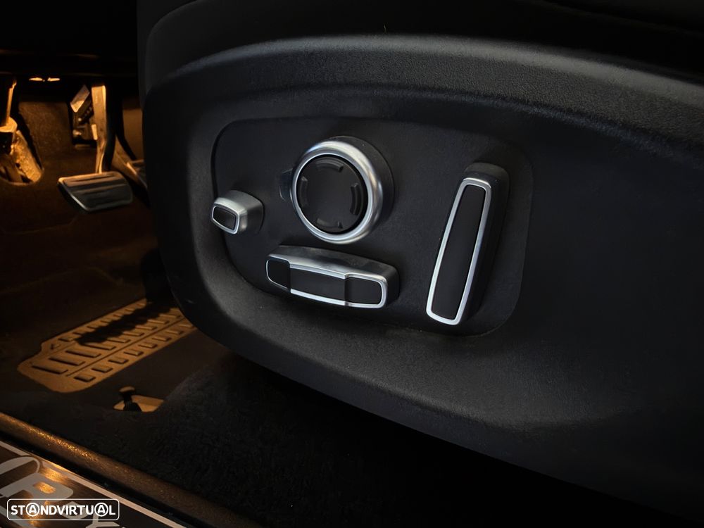 Jaguar E-Pace 1.5 P300e R-Dynamic HSE AWD Aut. - 19