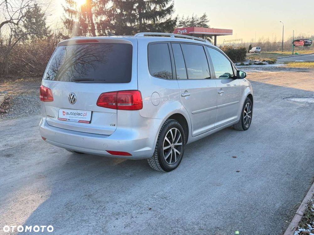 Volkswagen Touran 1.6 TDI DPF BlueMotion Technology DSG Highline - 20