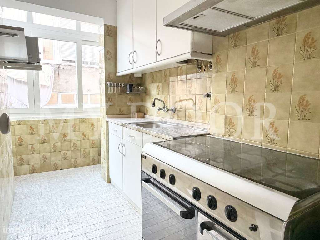 Apartamento T1 em Moscavide - 3º Andar - CENTRAL - 2 Marquises - Grande imagem: 2/17