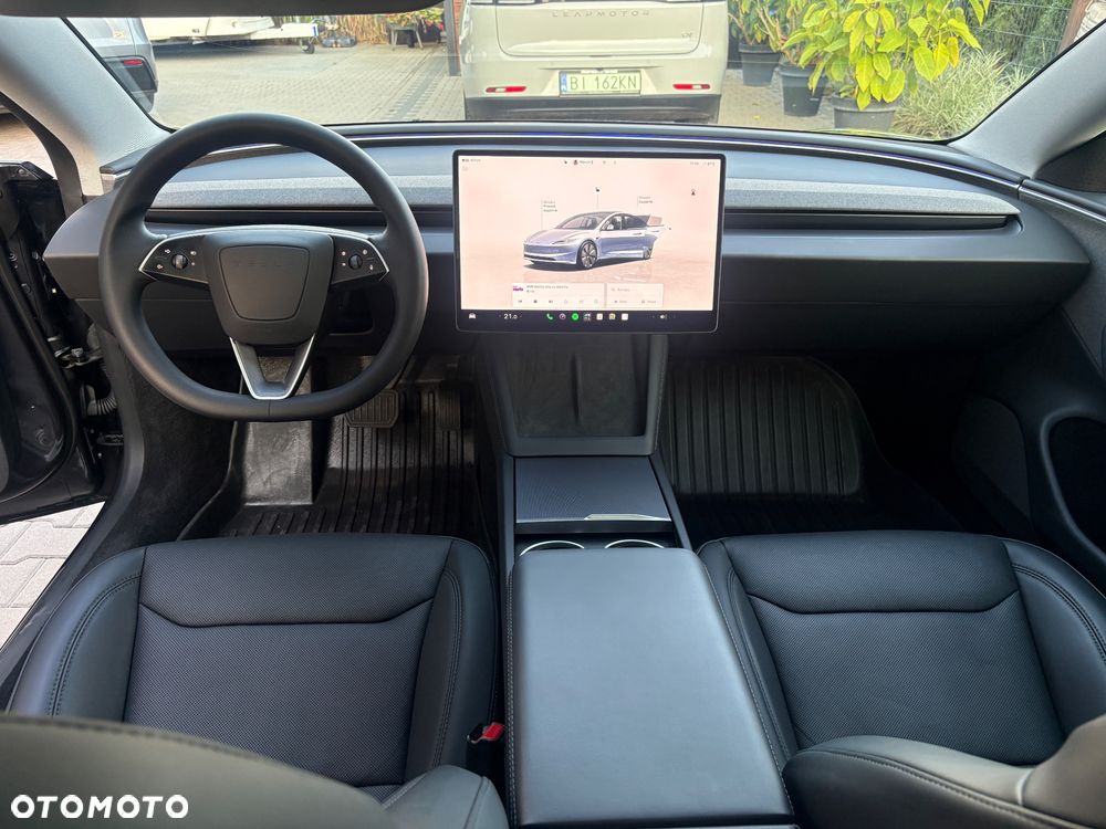 Tesla Model 3 - 12