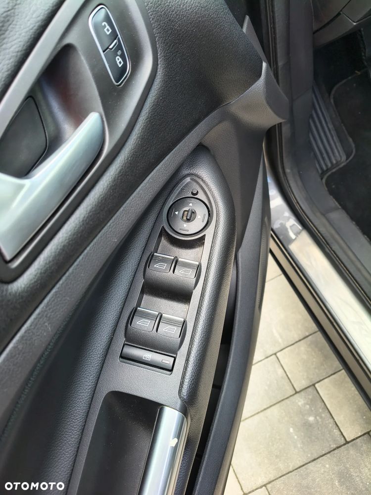 Ford Kuga 2.0 TDCi 2x4 Business Edition - 21