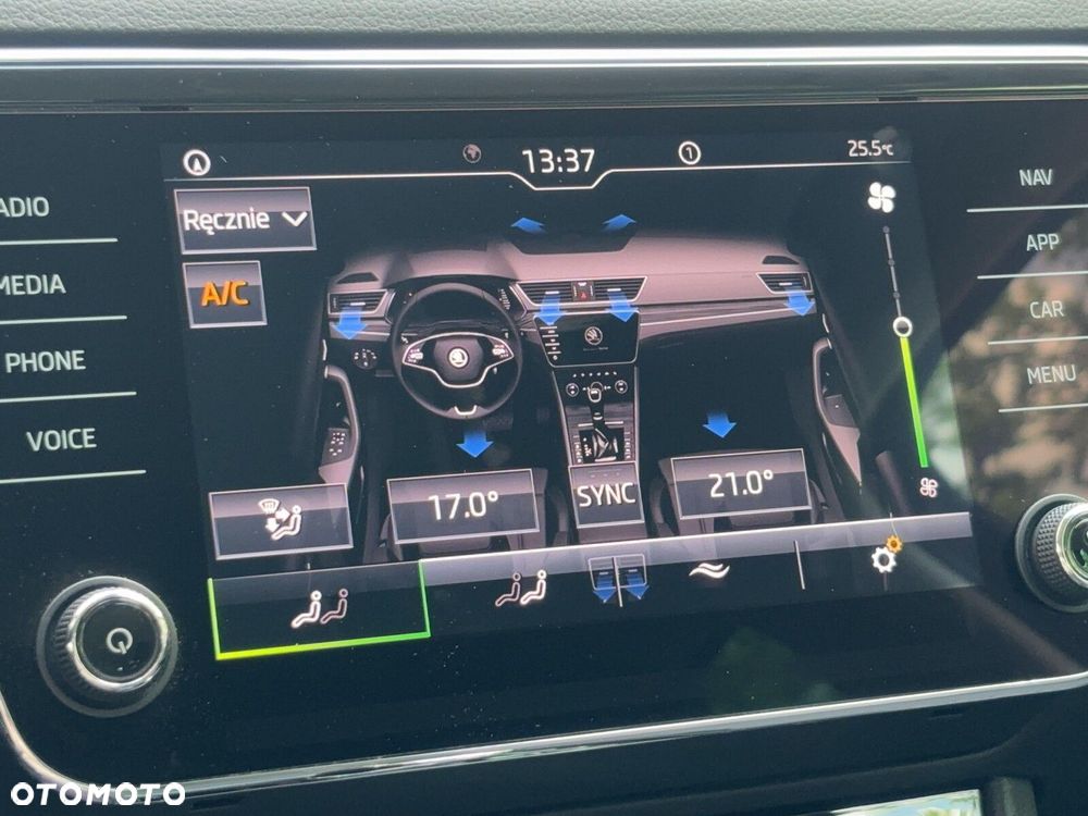 Skoda Superb 2.0 TDI SCR Style DSG - 32