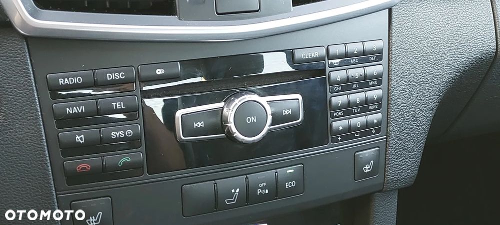 Mercedes-Benz Klasa E 200 CGI BlueEFFICIENCY 7G-TRONIC Avantgarde - 40