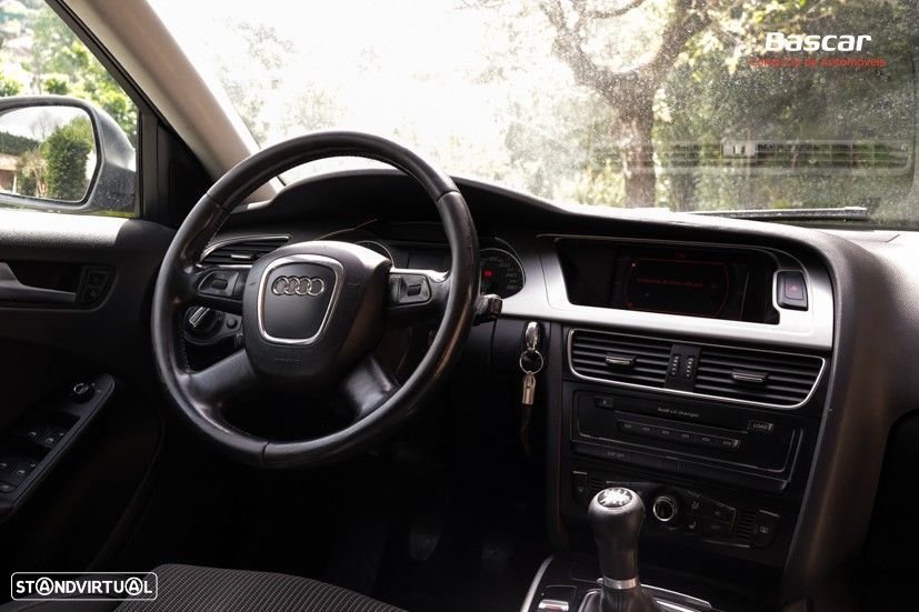 Audi A4 Avant 2.0 TDI Business Line Sport - 29