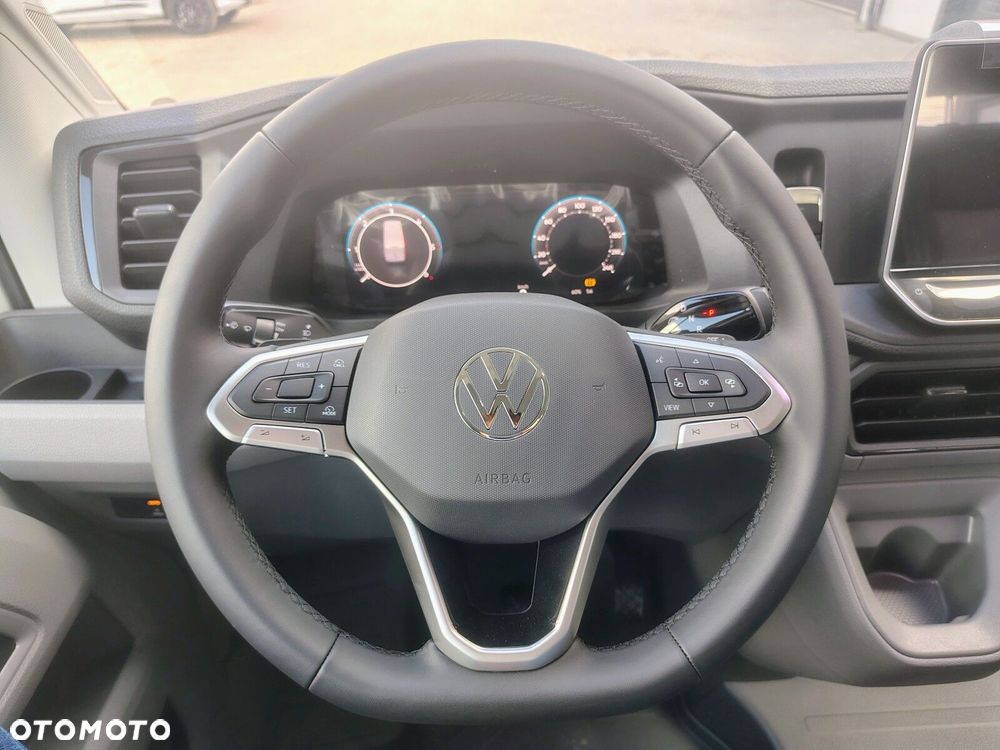 Volkswagen Crafter Crafter 35 Furgon z wysokim dachem silnik: 2,0 l EURO VI SCR 163 KM / skrzynia biegów: Przedni napęd automatyczna 8-biegowa rozstaw osi: 4490 mm L5 - 11