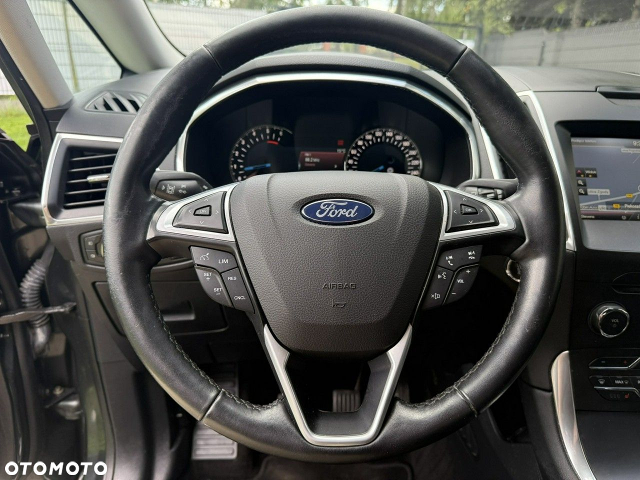 Ford S-Max - 17