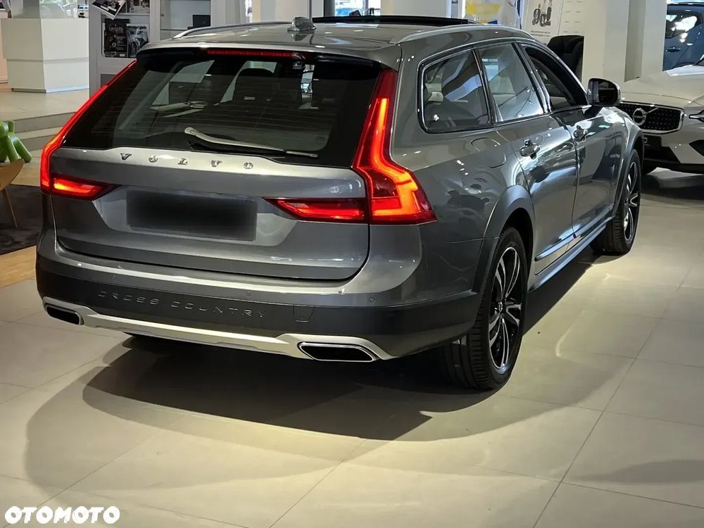 Volvo V90 Cross Country D5 AWD Geartronic - 2