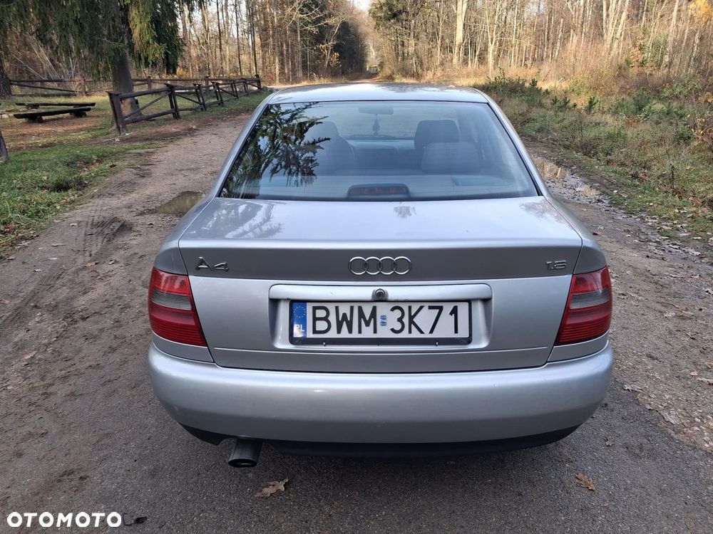 Audi A4 Limousine 1.8 - 15