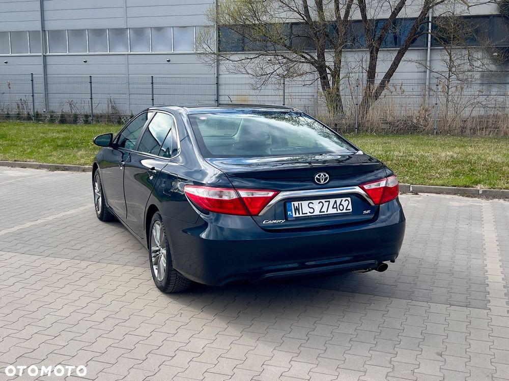 Toyota Camry - 6