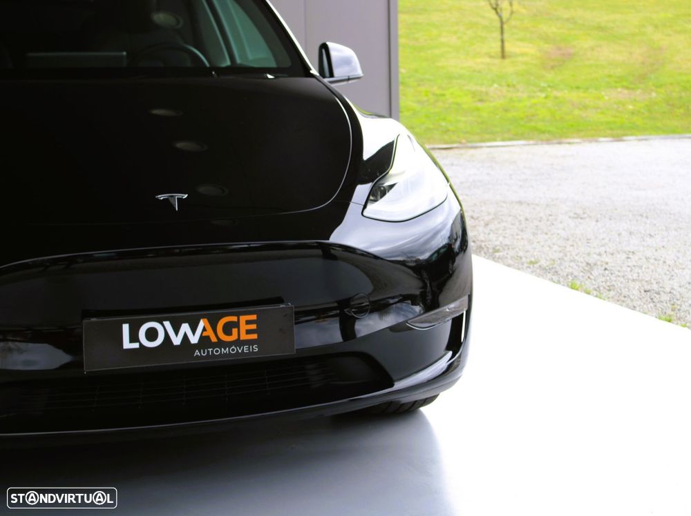 Tesla Model Y Long Range Dual Motor AWD - 26