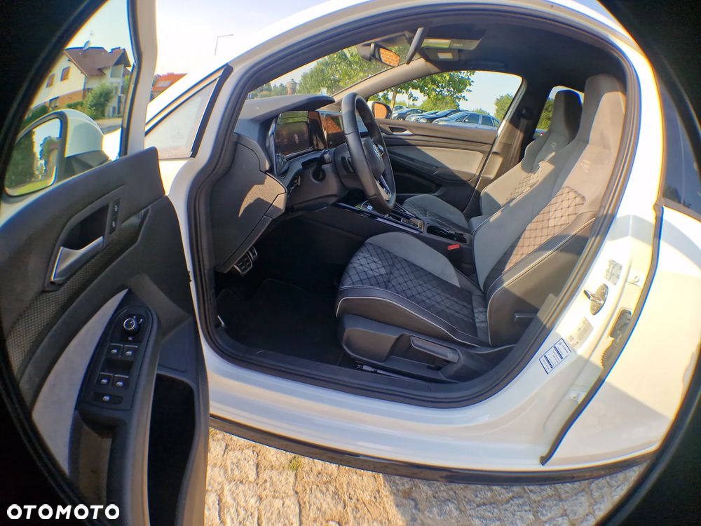 Volkswagen Golf 1.5 eTSI OPF DSG R-Line - 25