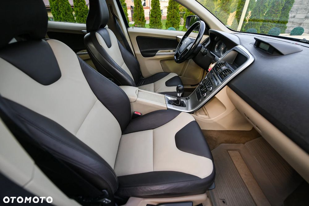 Volvo XC 60 D5 AWD - 31