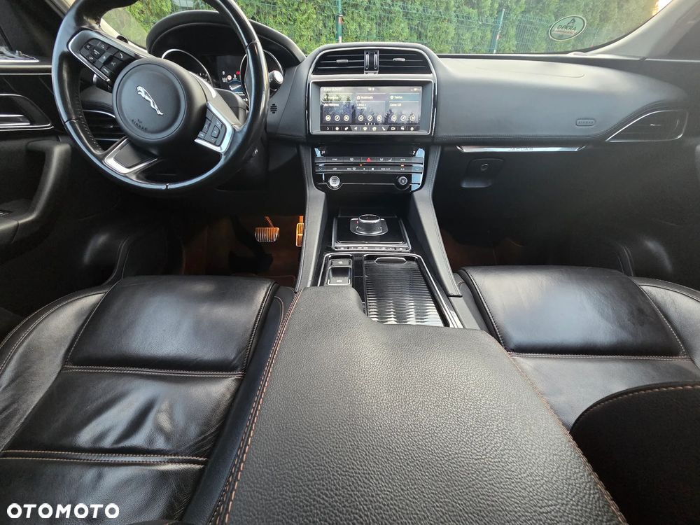 Jaguar F-Pace - 24