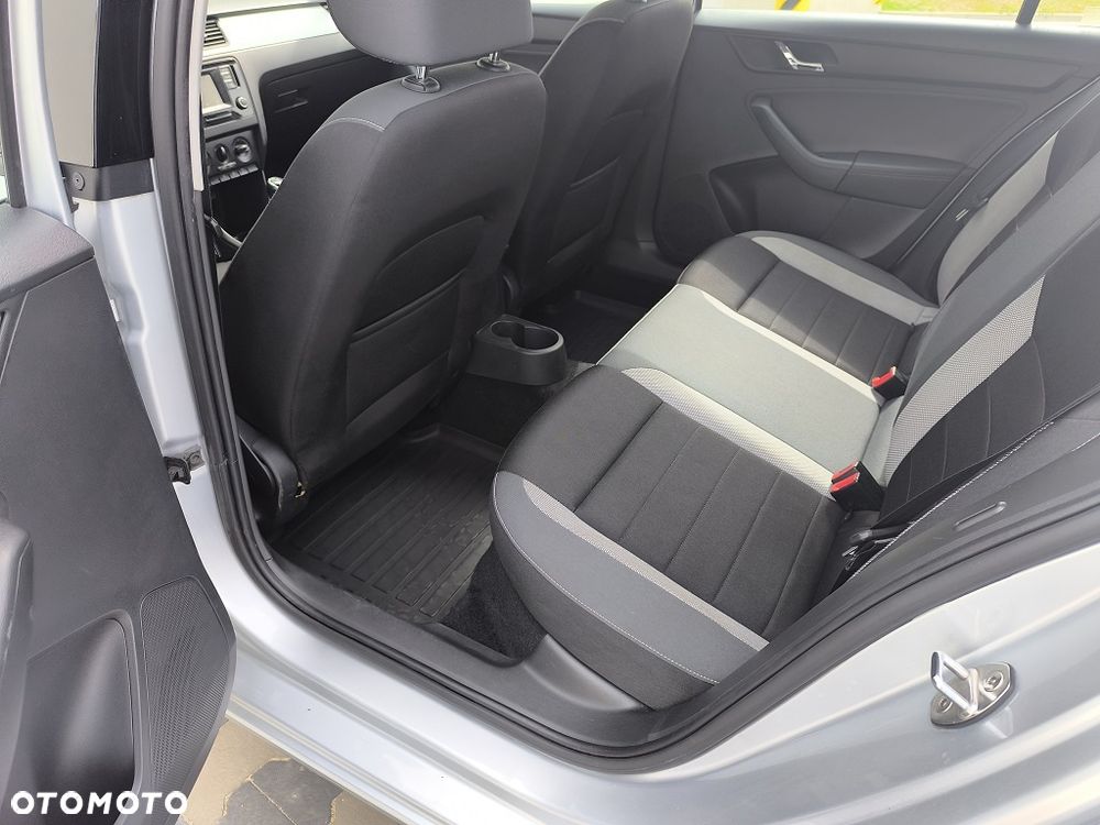 Skoda RAPID 1.2 TSI Ambition - 26