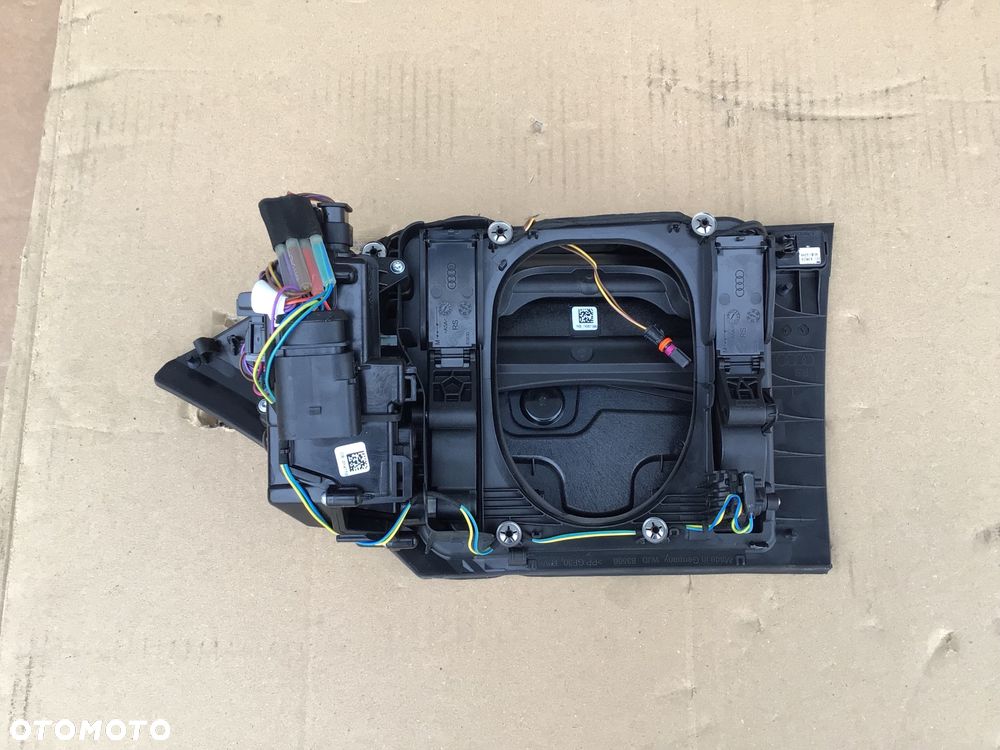 Klapka Gniazdo Elektryczne Audi e-tron 4KE - 3