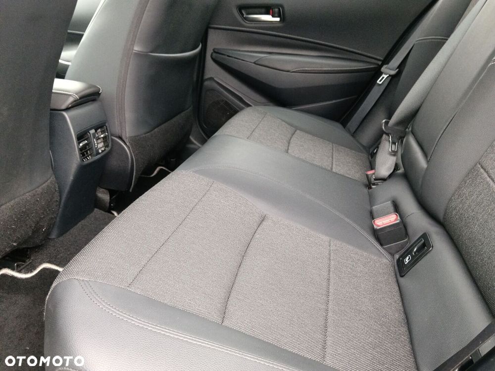 Toyota Corolla 1.8 Hybrid Style - 11