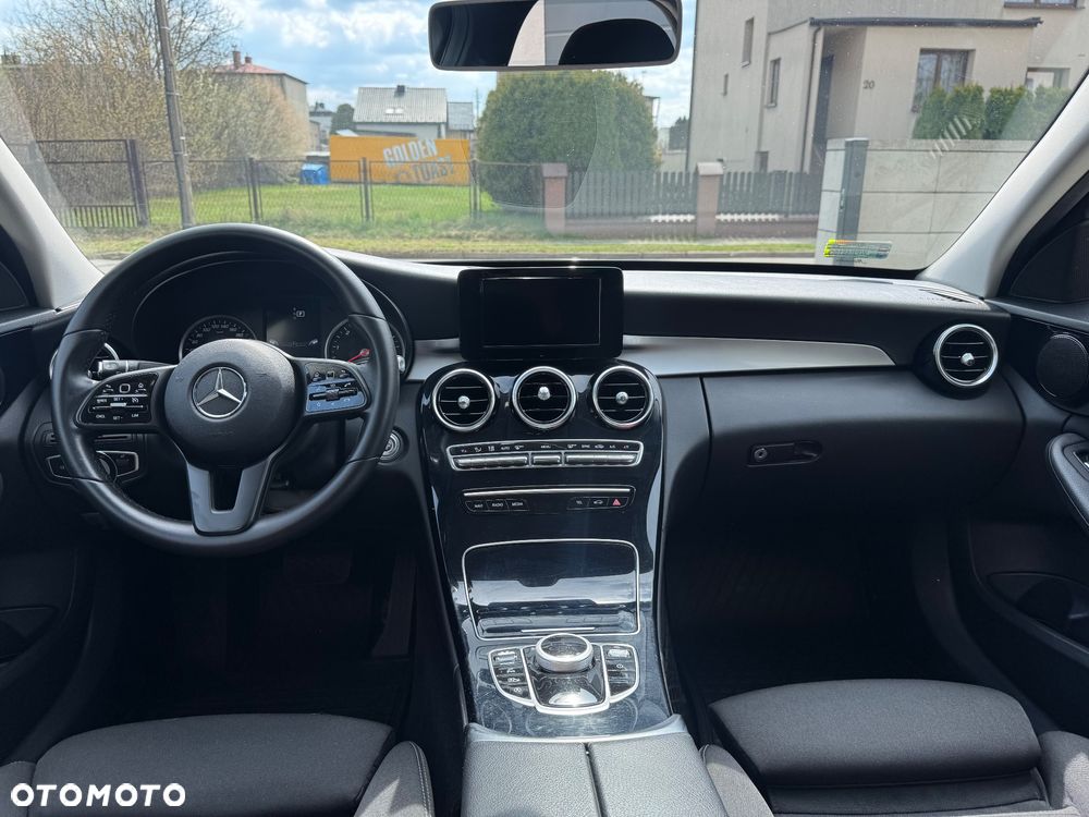 Mercedes-Benz Klasa C 220 d 9G-TRONIC - 16