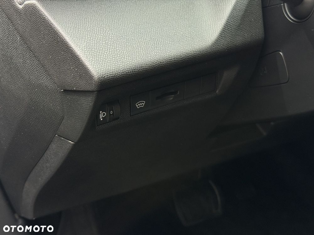 Peugeot 308 1.5 BlueHDi Allure Pack S&S EAT8 - 22