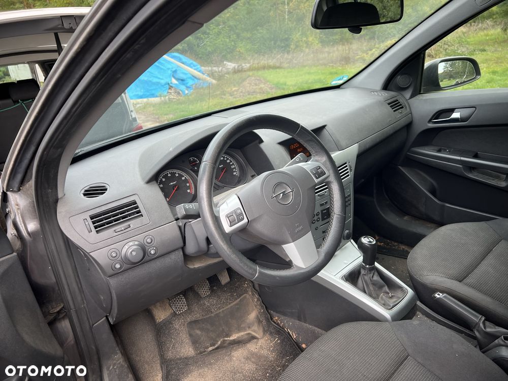 Opel Astra 2009 photo 4