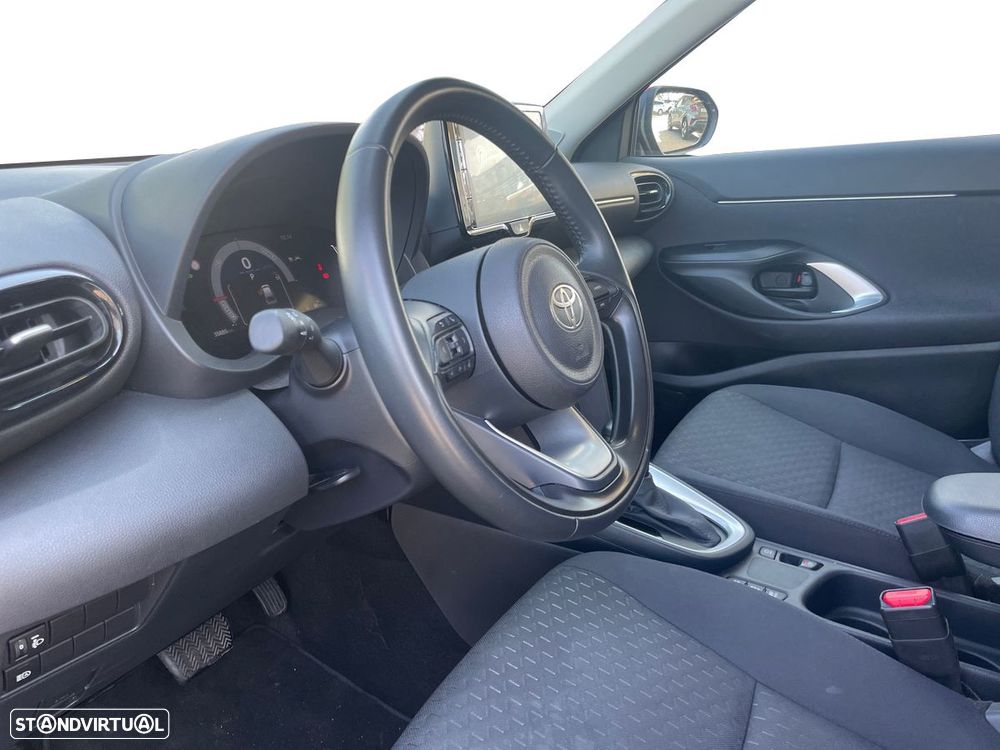 Toyota Yaris Cross 1.5 HDF Comfort Plus - 17