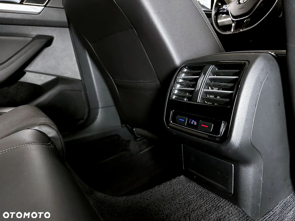 Volkswagen Passat Alltrack 2.0 TDI SCR 4Mot DSG - 10