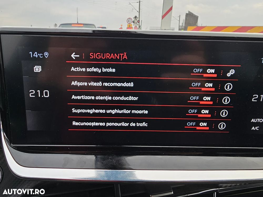 Peugeot 2008 1.2 PureTech EAT8 STT GT - 37