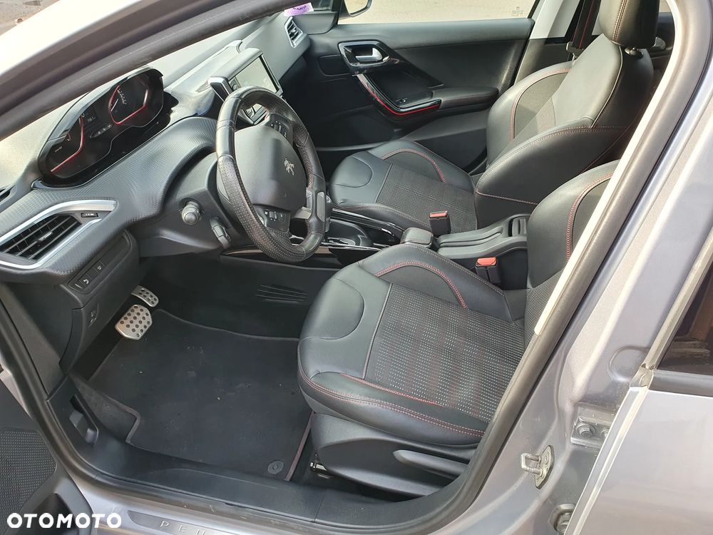 Peugeot 2008 PureTech 110 Stop&Start EAT6 GT-Line Edition - 8