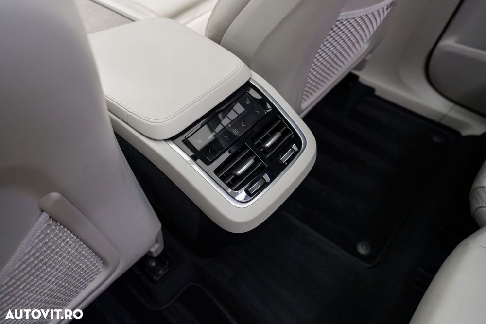 Volvo XC 90 - 34
