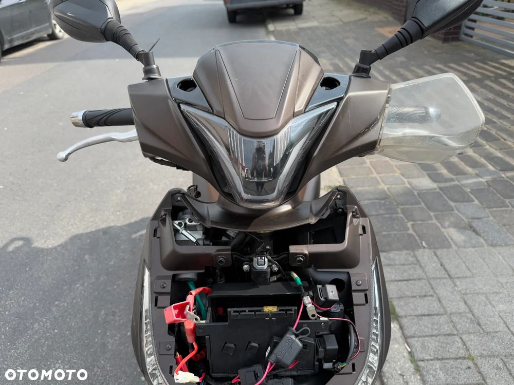 Kymco People - 12