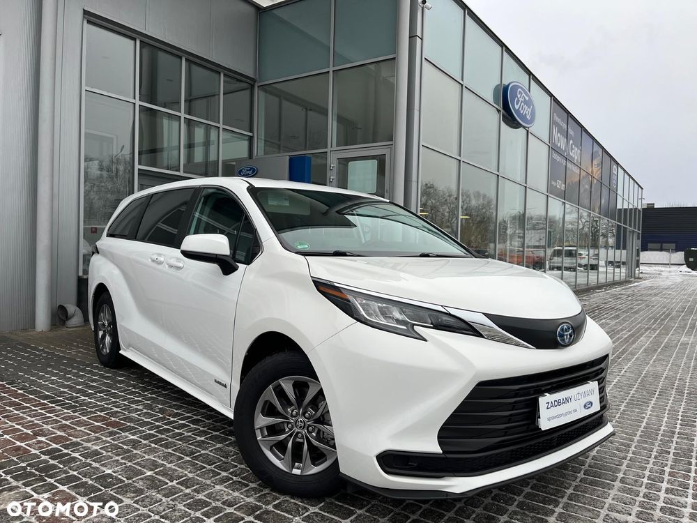 Toyota Sienna - 2