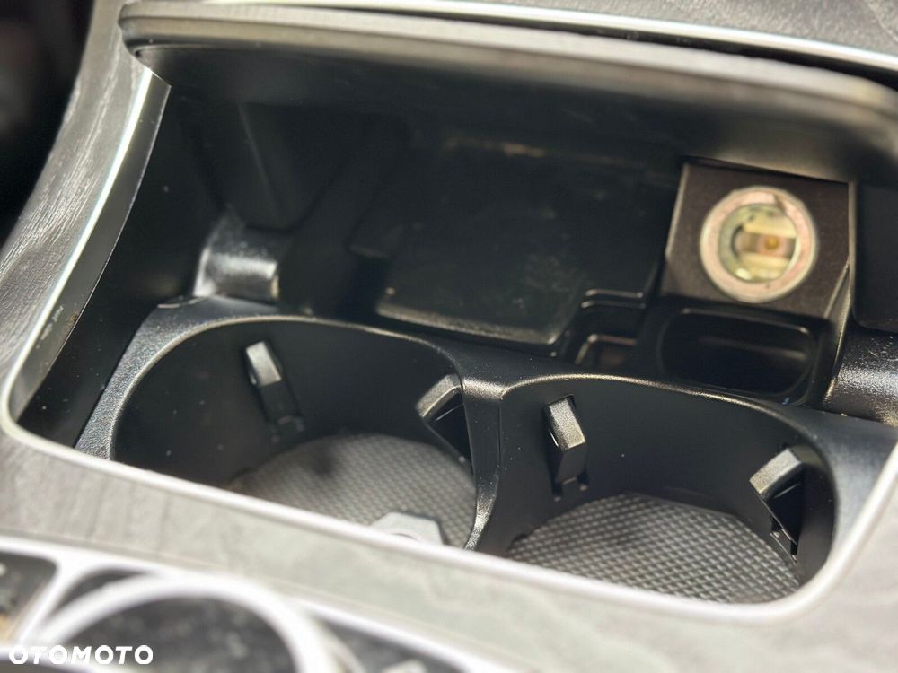 Mercedes-Benz Klasa E - 34