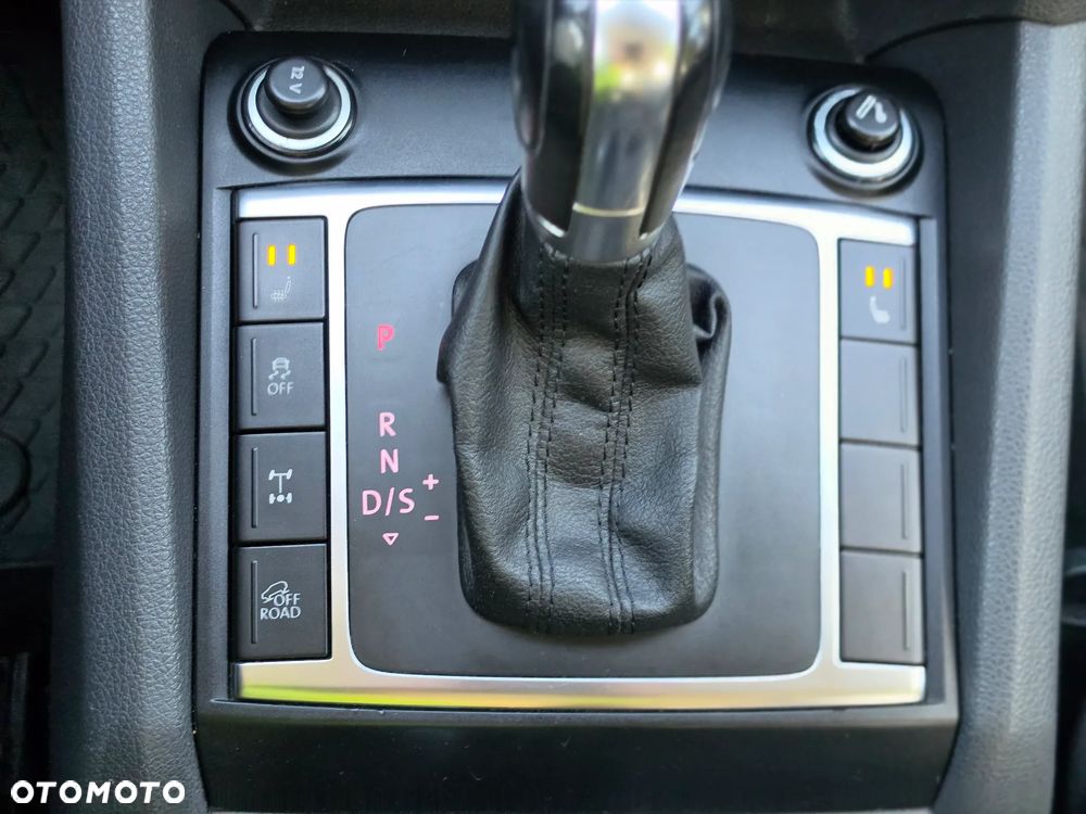 Volkswagen Amarok 2.0 BiTDI Autm Dark Label - 15