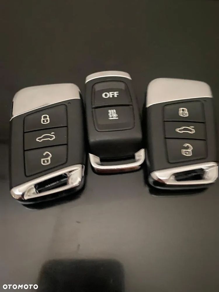 Volkswagen Passat Variant 2.0 TDI SCR DSG Elegance - 13