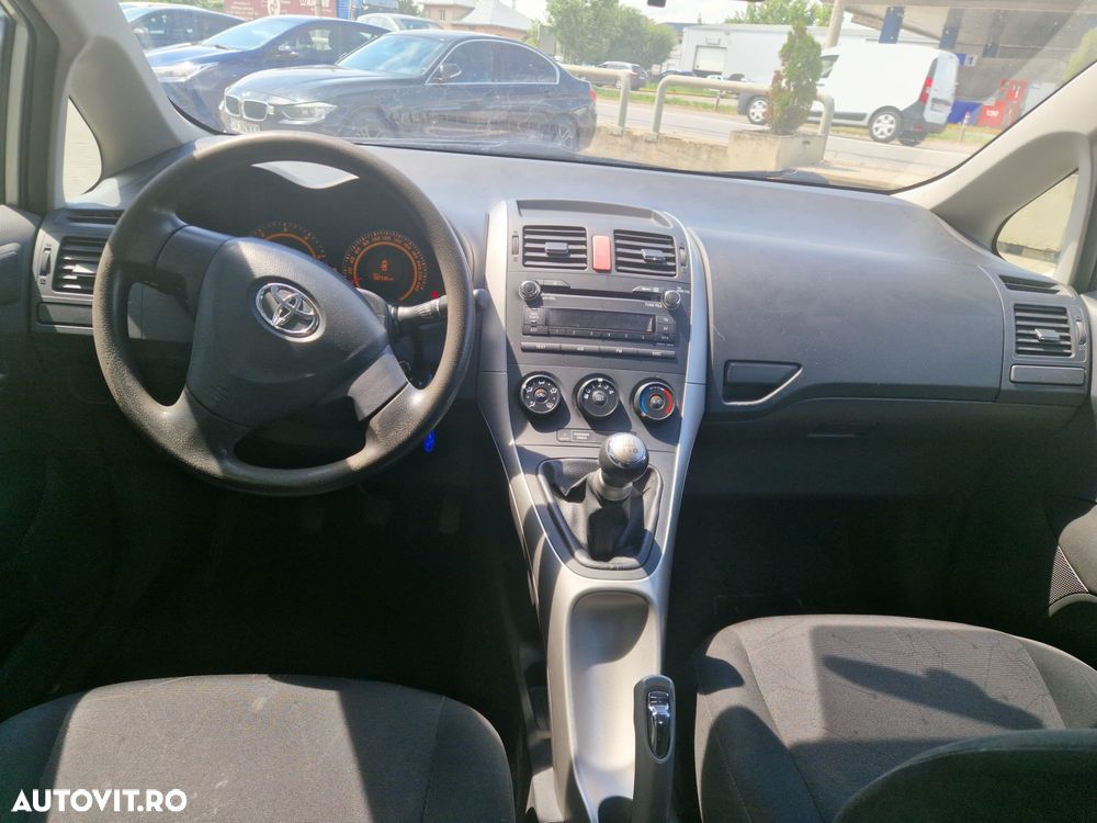 Toyota Auris 1.4 D-4D Luna Plus - 11