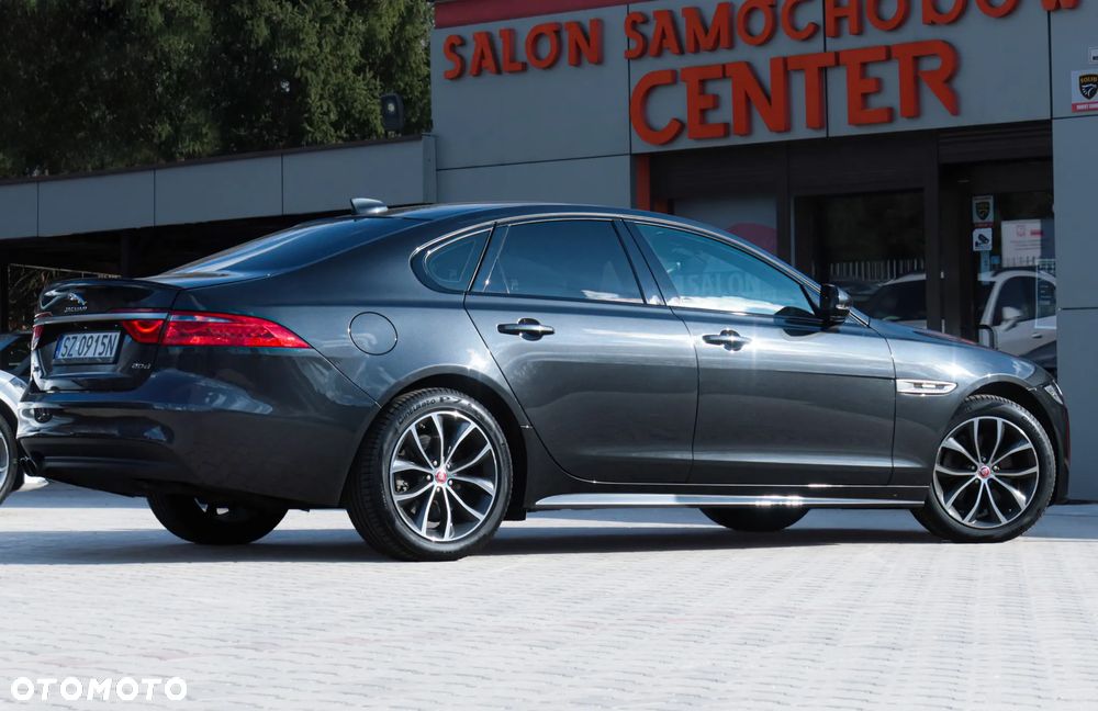 Jaguar XF 20d R-Sport - 8