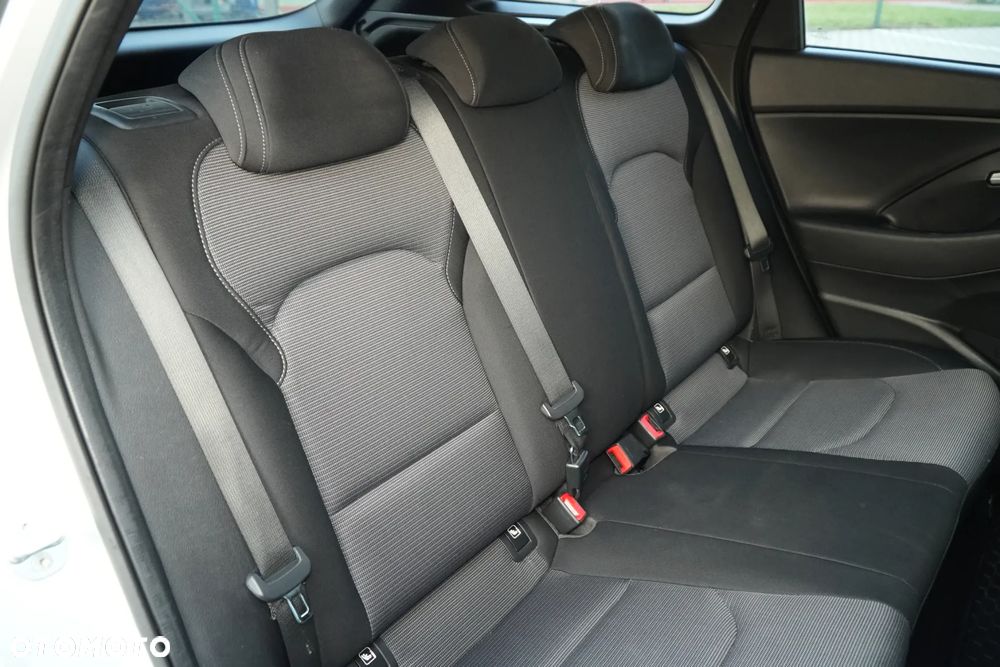 Hyundai i30 1.0 T-GDI GPF Classic + - 26