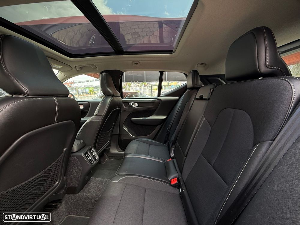 Volvo XC 40 1.5 T3 Momentum Tech Edition - 10