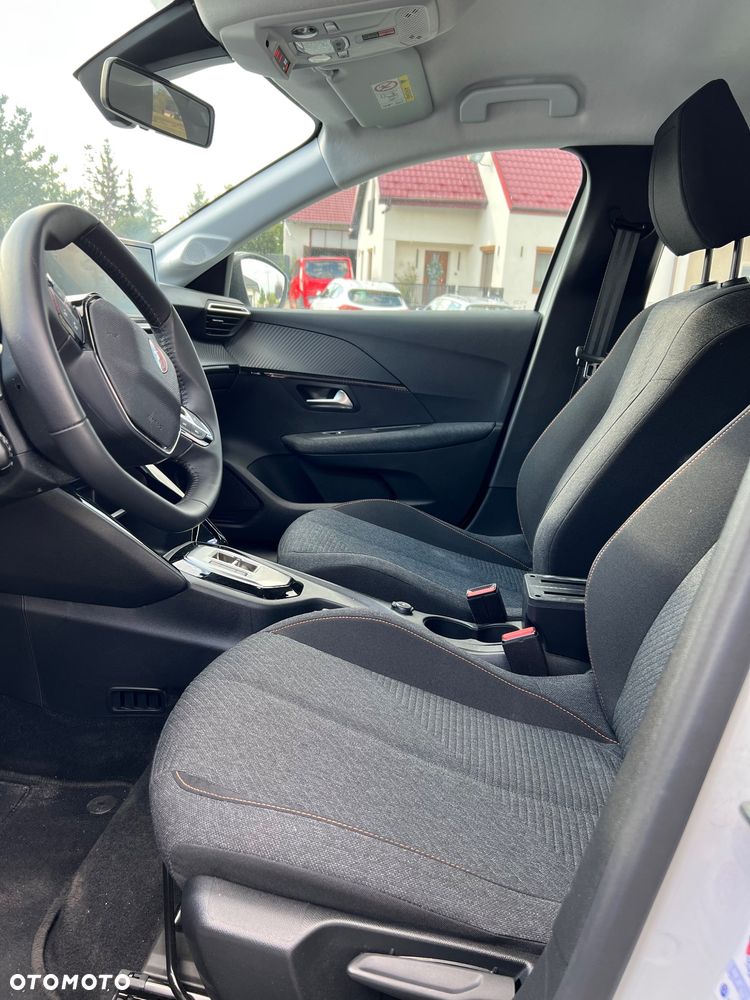 Peugeot 208 - 10