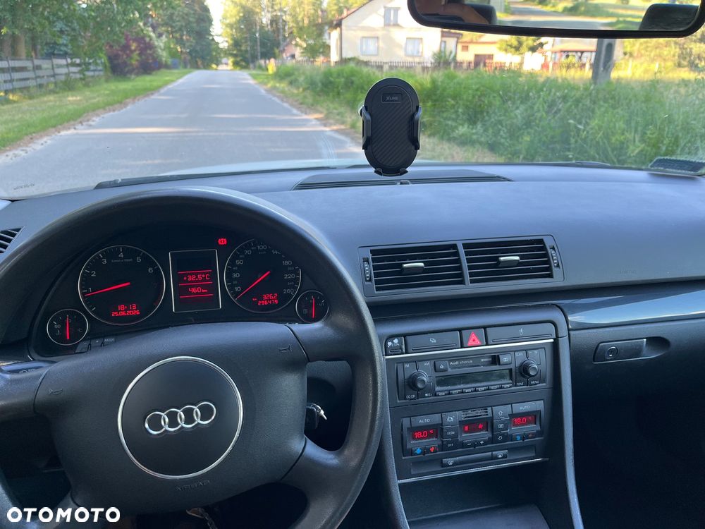 Audi A4 Limousine - 9