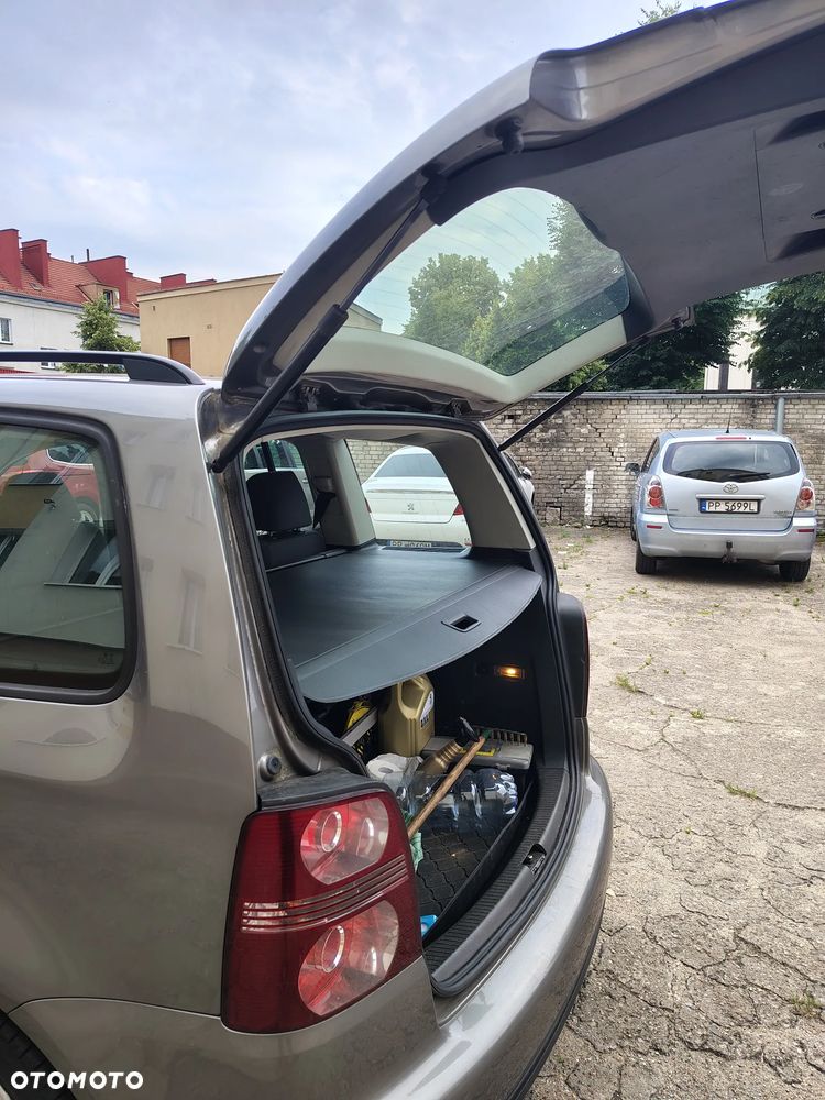 Volkswagen Touran - 8