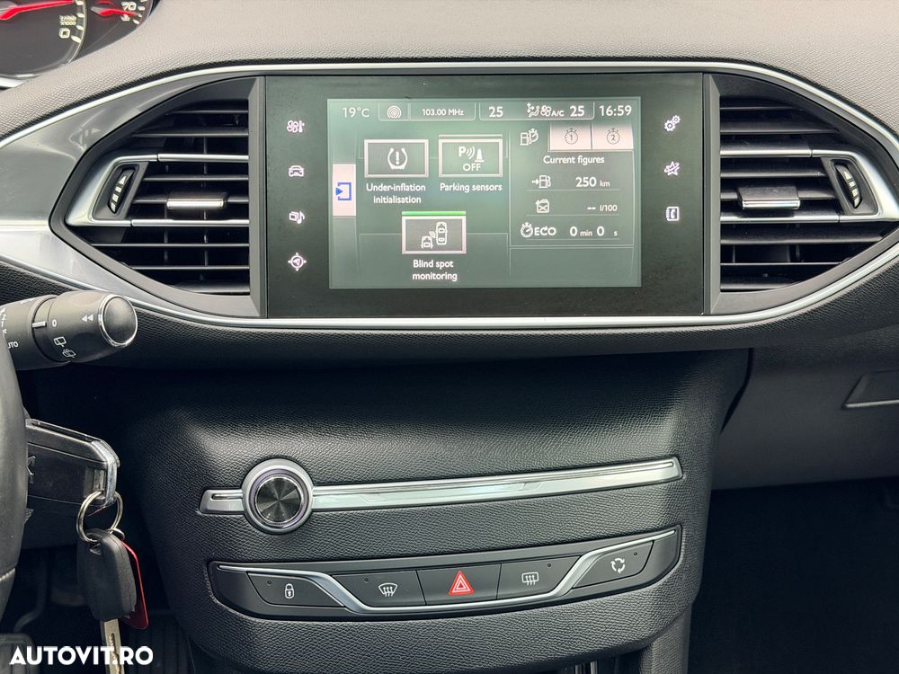 Peugeot 308 SW e-HDi 115 Stop & Start Allure - 21
