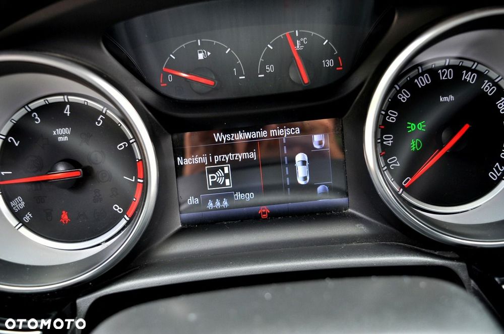 Opel Astra 1.4 T Dynamic S&S - 24