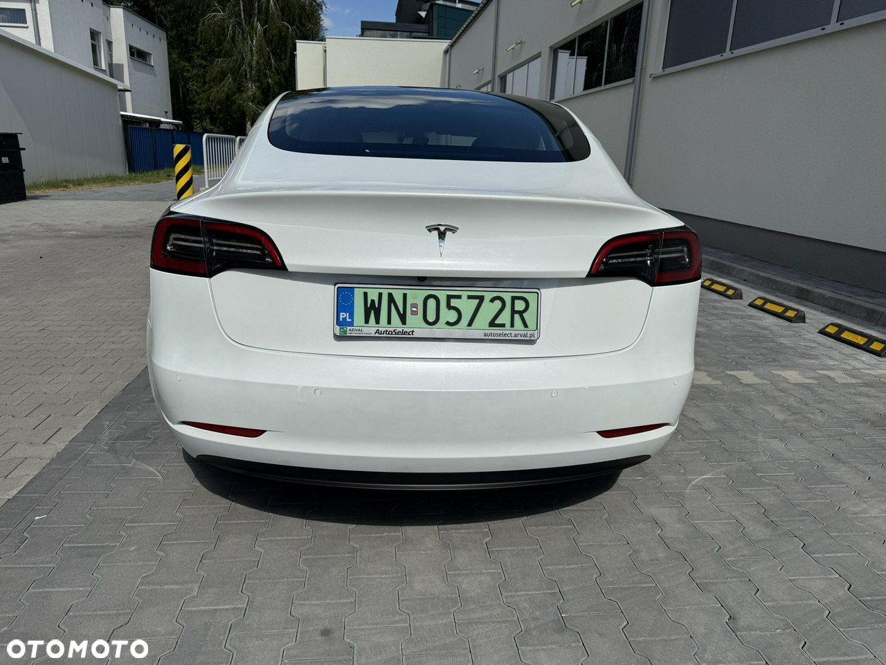 Tesla Model 3 - 12